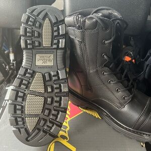 Thorogood side zip Jump Boot. Slip resisting. Size 9
